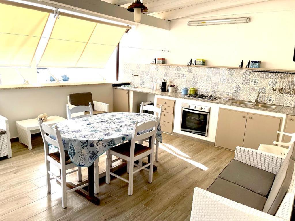 Casa Praia แตร์ราซีนี ภายนอก รูปภาพ